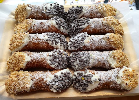 La Pignolata Guinness Cannoli