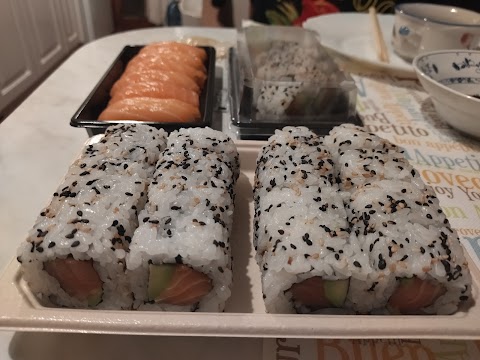 YUZU Sushi & Poké
