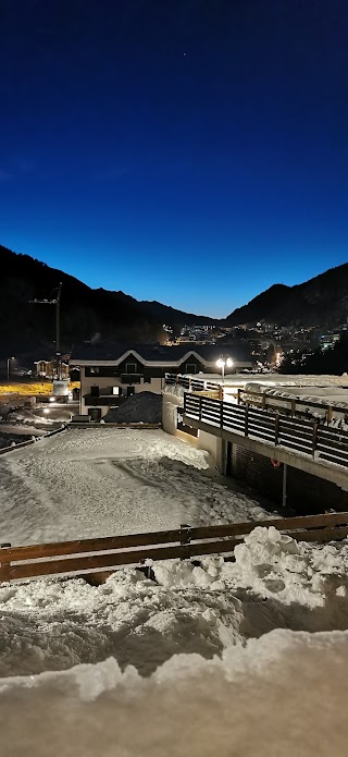 Borgo Alpino Chalet 4 via valeriana, 26 25040 Corteno Golgi BS