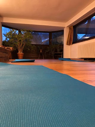 MERU YOGA