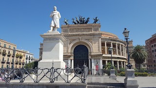 Monumento a Ruggero Settimo.