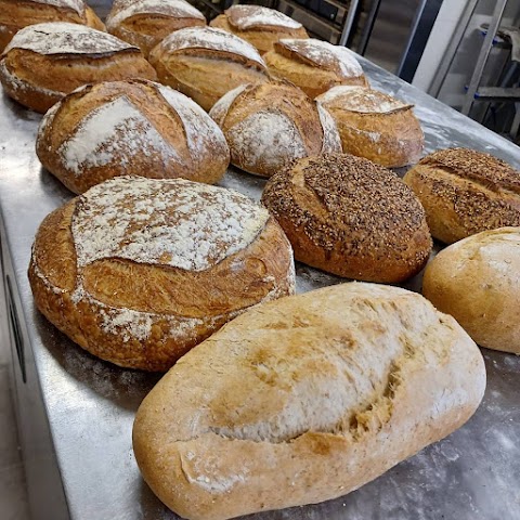 Forneria Pasticceria Pane Pizza al Taglio Pan Biscotto Pane Al Kamut Poletto