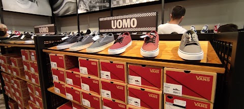 VANS Outlet Castel Guelfo