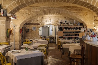 La Cecchina - Ristorante di cucina italiana, gourmet, pugliese, miglior pesce e carne locale. Ambiente romantico e intimo