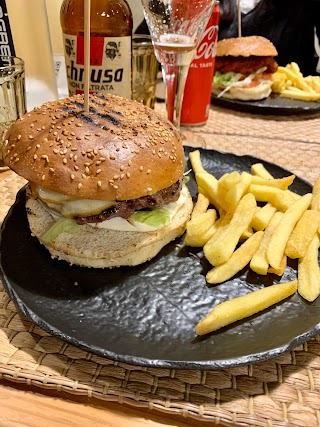 Casamia Hamburgeria Bistró Grill