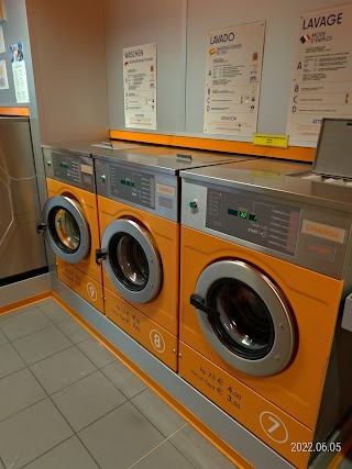 Lavanderia Self Service Laundry