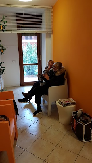 centro dentale Luppi Sandro e C. sas 3392982639 / 0376 663713