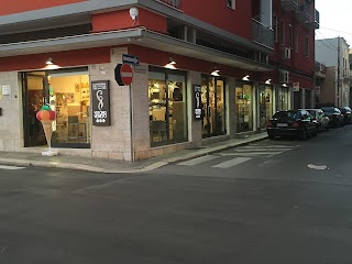 Caffetteria Vittorio Veneto Gelateria artigianale ,sala da The, cioccolateria,semifreddi