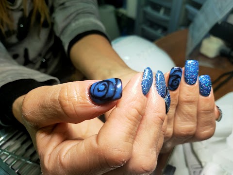 Ally Nails Art