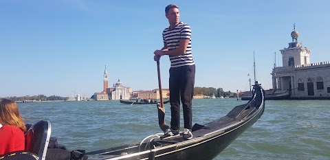 Venice Tours Assistance (NEWSTAND IN SAN MARCO)