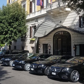 Noleggio con conducente ROMA ECONOMICO Aeroporto Fiumicino Ciampino Stazione Termini Outlet