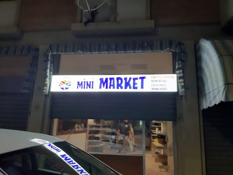 Mini Market di Ahmad Ijaz