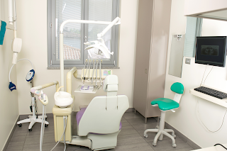 Studio Dentistico Associato Novi & Braga - dentista - igene e prevenzione - implantologia