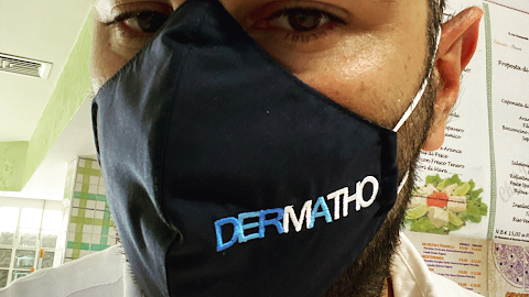 Clinica Dermatho- Poliambulatorio Dermatologico e Chirurgico Plastico-Direttore: dott Mariano Fundaró