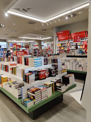 Mondadori Megastore