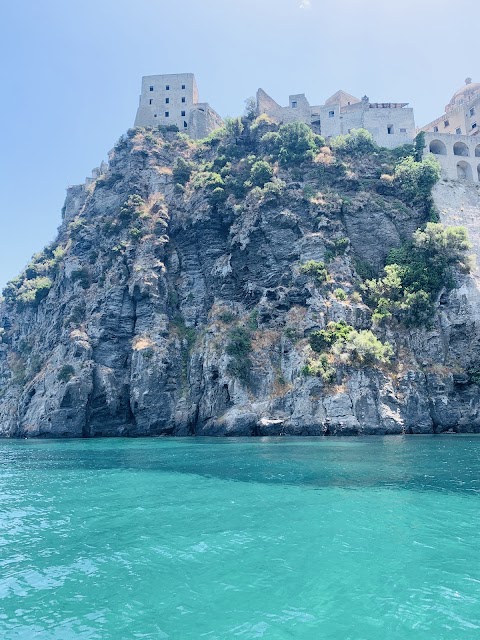 Airbabo.com - Boat charter Ischia - Capri - Procida - Napoli - Costiera | Trasferimenti privati ed escursioni in barca