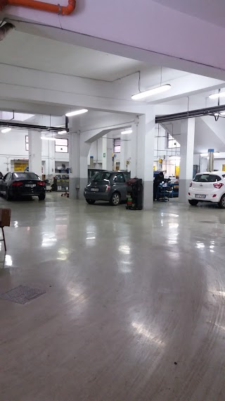 Centro Auto Roma S.N.C. Di Morgia Andrea E Rapuano