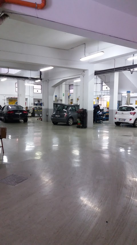 Centro Auto Roma S.N.C. Di Morgia Andrea E Rapuano