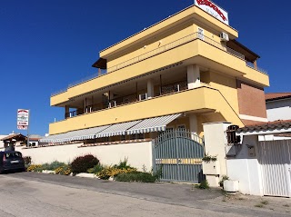 Residence Mené, Camere e Appartamenti - Stabilimento Balneare Bar Ristorante Bed and Breakfast