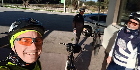 Stazione di servizio (Italiana Carburanti Spa)