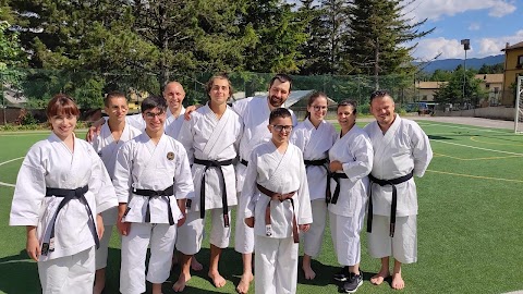 Dojo Karate Frosinone - Scuola karate, Corsi per bambini e adulti, Corsi Difesa personale Donne ed Uomini.