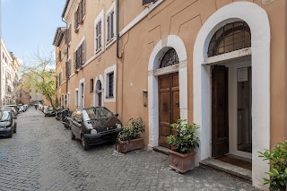 Monolocale con piscina a Trastevere