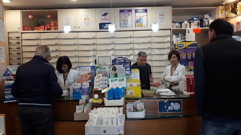 Farmacia - Farmarignano snc di Corsetti L. e Firriolo A.