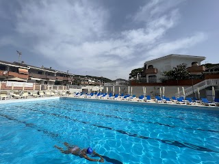 Poggio Del Principe- Ristorante e piscine -