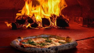 Pizzeria d'asporto PizzArte | Forno a Legna | Consegna a Domicilio