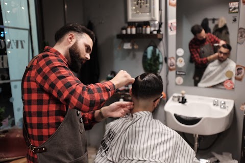 Unconventional Barber Roma