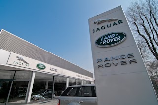 LAND ROVER - AUTOSALONE INTERNAZIONALE Srl