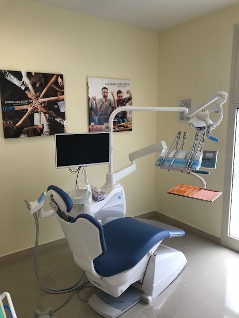 Dentista Cascina - Iris Compagnia Odontoiatrica (Dr. Cesare Paoleschi)