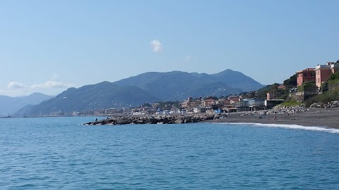 Spiaggia Bocciofila Cavi Di Lavagna