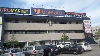 Negozio di Elettronica Unieuro