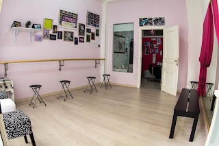 Scuola Di Danza "In Punta Di Piedi"