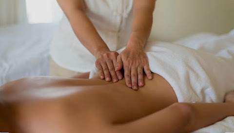 Massaggio Deep Tissue, muscolare, decontratturante, cervicale, sportivo da atleta Elena Novikova