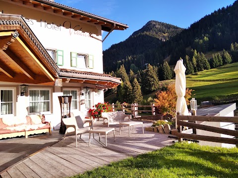 Dolomites Hotel Valacia | Alpine Outdoor Experience