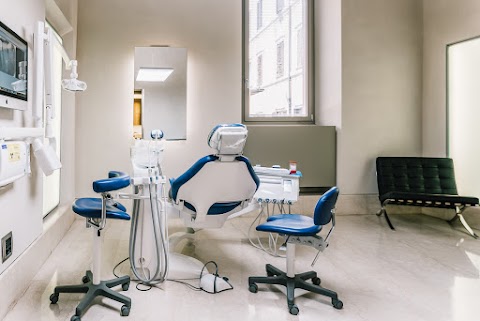 Studio Dentistico Calesini – Centro di eccellenza internazionale in Odontoiatria ed Implantologia nel centro di Roma