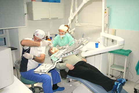 Studi Dentistici Sinagra Genova - Dott. Fiorentino Sinagra - Dott. Davide Sinagra
