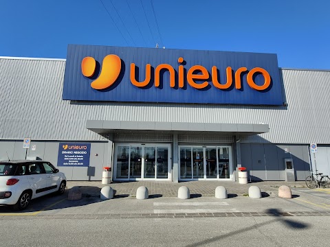 Negozio di Elettronica Unieuro