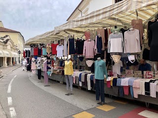 Vanzetto Store mercato del venerdì mattina a Sandrigo (VI)