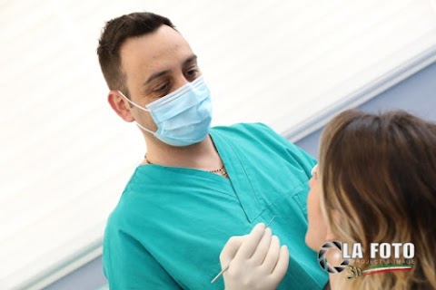 Dott. Andrea Bertoldi, Dentista