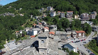 Parco giochi attrezzato