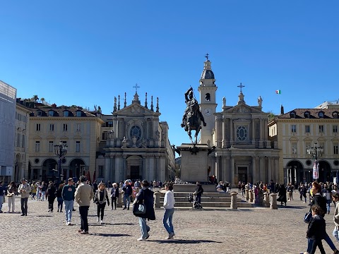 Guida Turistica per Torino e provincia/ Гид в Турине и Пьемонте.