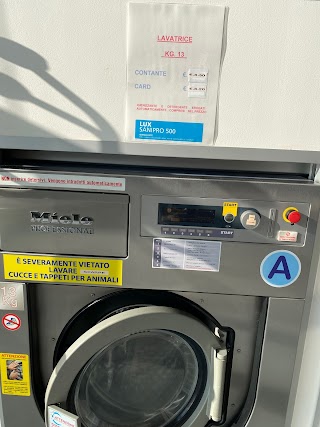 LAVOSELF lavanderia self service con macchine MIELE PROFESSIONAL