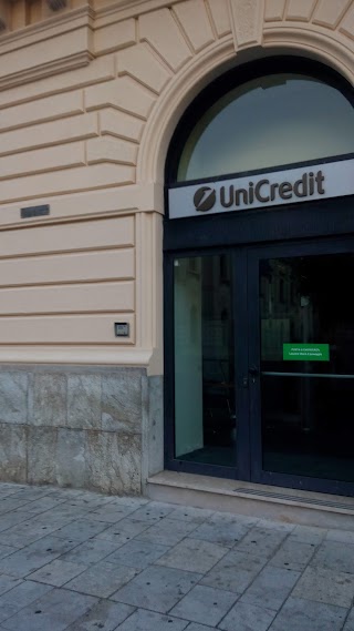 UniCredit