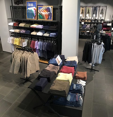 Foto di JACK & JONES - Viale Domenico Modugno 3/B, Biella (BI), Italia