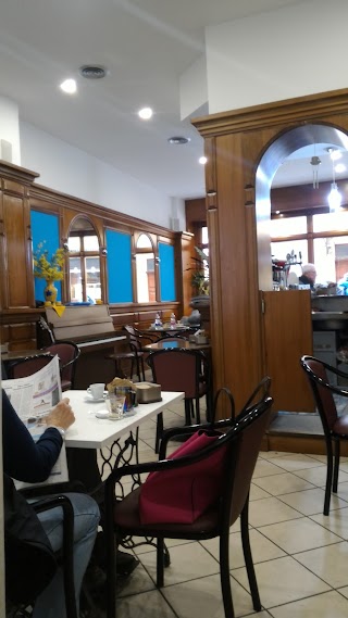 Cafe' Arnaud