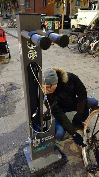 Stazione riparazione e gonfiaggio bici del Comune