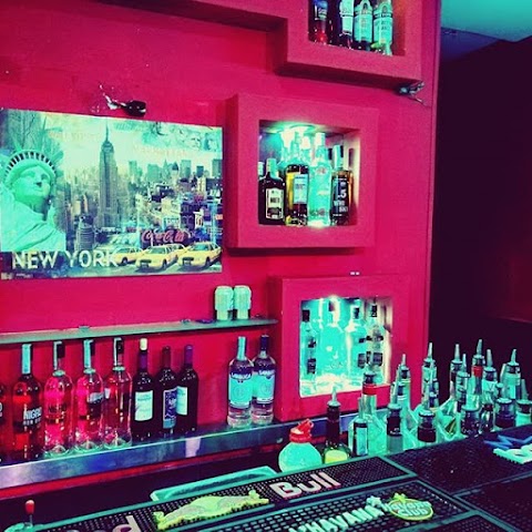 Kiki Lounge Bar